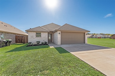 625 Copenhavr St, Pilot Point, TX 76258 - photo 3