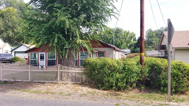 1759 Summers Ln, Klamath Falls, OR 97603 - photo 3