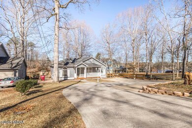 246 Greentree Pkwy 3