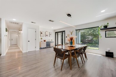 1401 Woodvine Dr, Euless, TX 76040 - photo 6