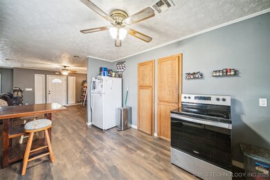 202 S Ora St, Pryor, OK 74361 - photo 5