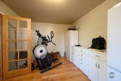 9001 Brooklyn Cir-7