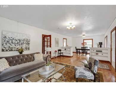 Living Room/Dining Room