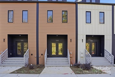 1310 Carolyn Dr, Charlotte, NC 28205 - photo 2