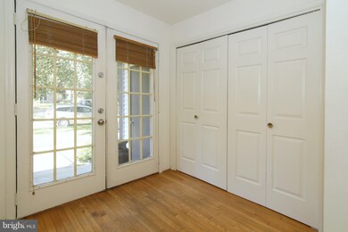 10050 Beacon Pond Ln, Burke, VA 22015 - photo 3