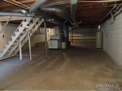 2921 W Us Highway 19e, Burnsville, NC 28714 - photo 6