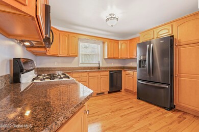 Hommati.com-136_Mountain_View_Ave_NY-01-