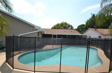 8147 Wellsmere Cir unit 1, Orlando, FL 32835 - photo 6