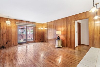 4463 Lauraland Drive East-5.jpg-SMALL