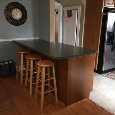 Breakfast Nook/ Kitchen Island.