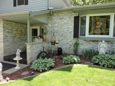 106 Pipeline Dr, Griffith, IN 46319 - photo 2