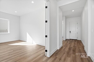 2208 N Kenora Ave, Star, ID 83669 - photo 3