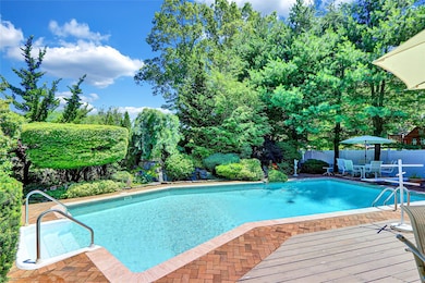 51 Glenridge Ave, Stony Brook, NY 11790 - photo 2