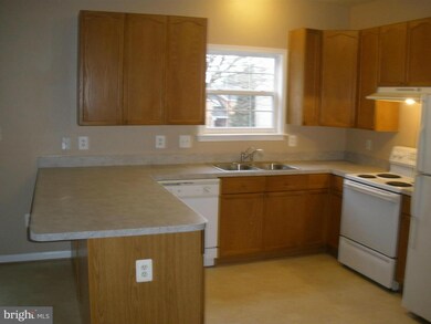 14114 Shelby Cir, Hagerstown, MD 21740 - photo 4