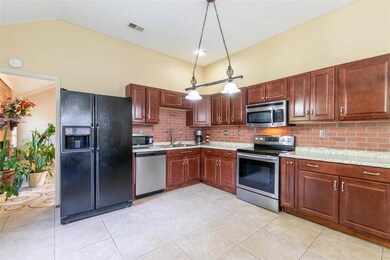 Granite Countertops, Tons of Cabinets!