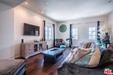 225 S Hamilton Dr unit 304, Beverly Hills, CA 90211 - photo 3