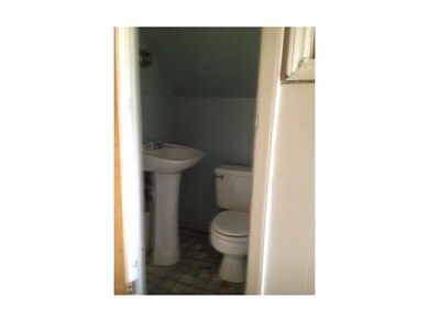 1/2 Bathroom