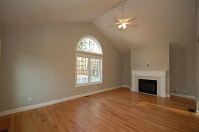 8 Crab Tree Ct unit 28, Merrimack, NH 03054 - photo 7