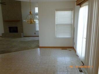 225 Spring Ct, North Aurora, IL 60542 - photo 3