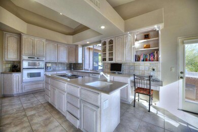 006_Custom Kitchen