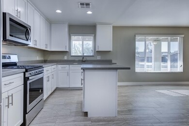1436 W 7th St-9