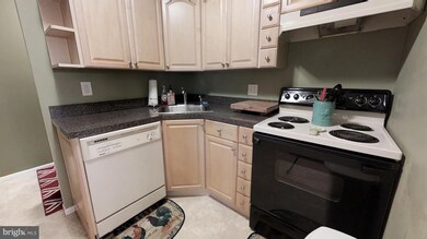 8 George Taylor Building, Washington Township, NJ 08012 - photo 4