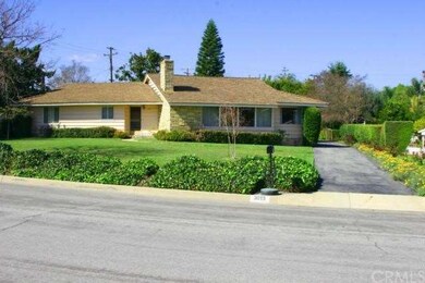 PRIVATE GATED DRIVEWAY - ROOM FOR RV!