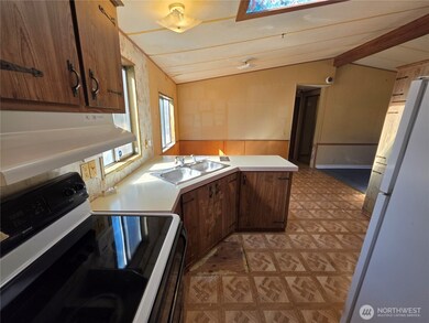 11305 Bald Hill Rd SE, Yelm, WA 98597 - photo 7