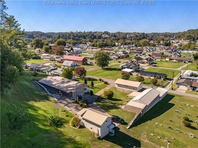 852 4th St, Mason, WV 25260 - photo 3