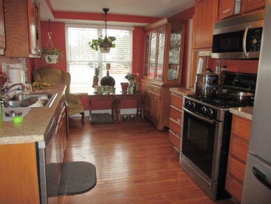 337 E Wilson St, Batavia, IL 60510 - photo 2