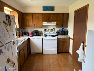 1817 Meadowland Ln, Louisville, TN 37777 - photo 6