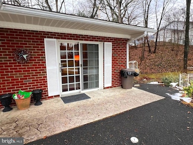 15704 Acorn Ct SW, Cumberland, MD 21502 - photo 3