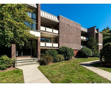 53 Angleside Rd unit 3, Waltham, MA 02453 - photo 3