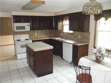 575 Homestead Dr, North Tonawanda, NY 14120 - photo 5