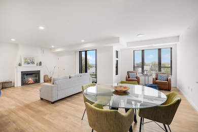 1948 W Wayzata Blvd unit 308, Long Lake, MN 55356 - photo 5