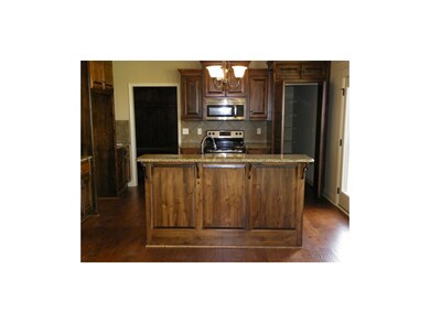 Quality Cabinetry and Large Pantry