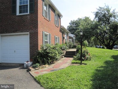 112 Canterbury Dr, Wallingford, PA 19086 - photo 3