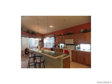 Kitchen/Breakfast Bar