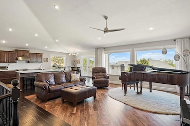2085 Ashdown Forest Rd-16