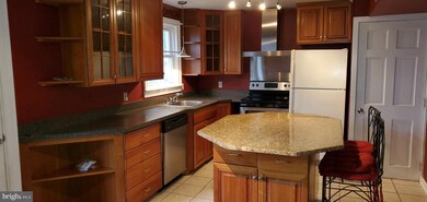 2502 Rosewood Ave, Abington, PA 19001 - photo 6