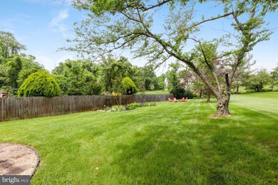 8136 Tamar Dr, Columbia, MD 21045 - photo 2