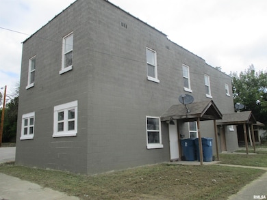 101 E Webster St, Benton, IL 62812 - photo 2