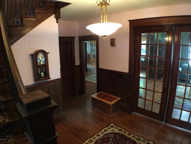 new foyer 1