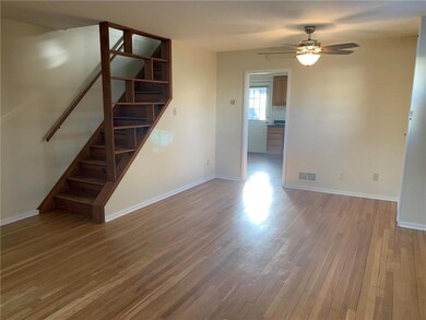 1325 Greenview Dr, Bethlehem, PA 18018 - photo 2