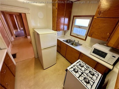 1311 Grosscup Ave, Dunbar, WV 25064 - photo 3