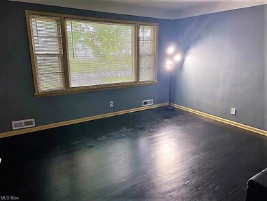 29006 Sherbrook Dr, Wickliffe, OH 44092 - photo 4