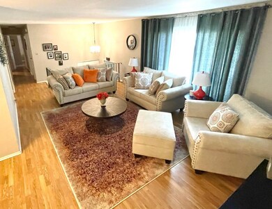 17811 Yale Ln, Country Club Hills, IL 60478 - photo 3