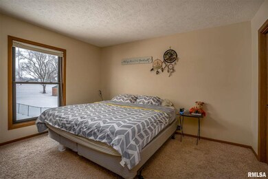 1826 W 59th St, Davenport, IA 52806 - photo 5