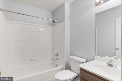 8961 Town Center Cir unit 310, Upper Marlboro, MD 20774 - photo 5