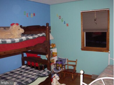 7912 Mentzer Gap Rd, Waynesboro, PA 17268 - photo 3